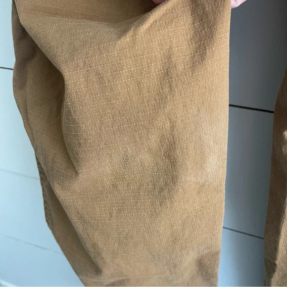 Vuori Ripstop Pants in Caramel color with tie - Picture 6 of 7